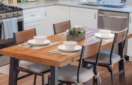 Willow Glen House | MolivuHomes 2BR | PrivateYard | Kid & Pet-friendly
