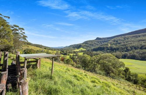 Wattamolla House | Experience Molla Eco Lodge: 4-Star Retreat with Pool