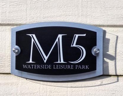 Ingoldmells Resort | Family-Friendly Mollies Den at M5 Waterside Leisure Park