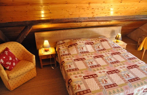 Queige House | Explore Molliessoulaz Barn: Poolside Retreat with Wolves