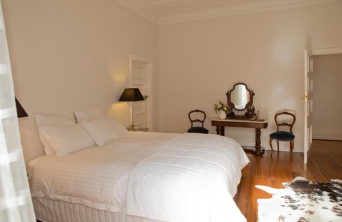 Kyneton Apartment | Top-Rated Mollisons: Family-Friendly & Accessible Retreat
