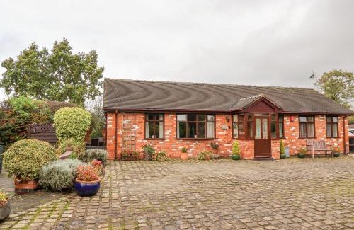 Nantwich House | Discover Molls Cottage: 4-Star Stay with Guest Rating of 9.4
