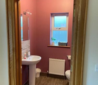 Cavan House | Pet-Friendly Escape: Molly's Self Catering Retreat with 9.8 Rating