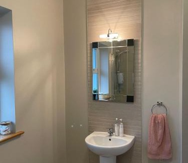 Cavan House | Pet-Friendly Escape: Molly's Self Catering Retreat with 9.8 Rating