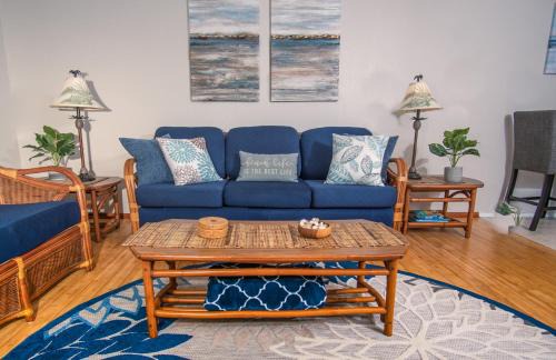 Ualapue Apartment | Oceanfront Molokai Island Retreat with Pool & 9.5 Rating