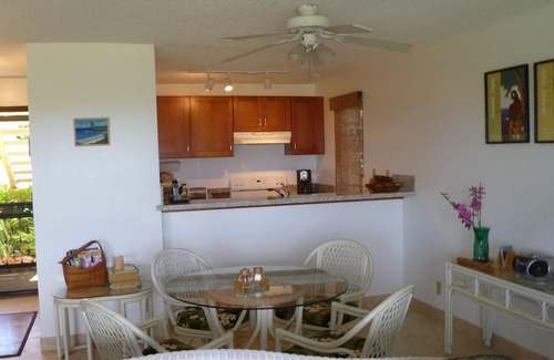 Maunaloa Condo | Explore Molokai Sunset Getaway with Oceanfront Amenities