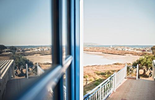 Stelida Apartment | Oceanfront Molos Studios: Family-Friendly with Breakfast