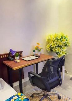 Msasani Apartment | Budget-Friendly Mombasa: Poolside Relaxation Awaits You