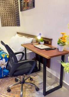 Msasani Apartment | Budget-Friendly Mombasa: Poolside Relaxation Awaits You