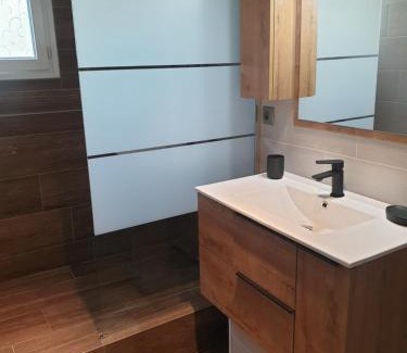 Carsan House | Relaxing Oceanfront Retreat with Pool and Child-Friendly Amenities