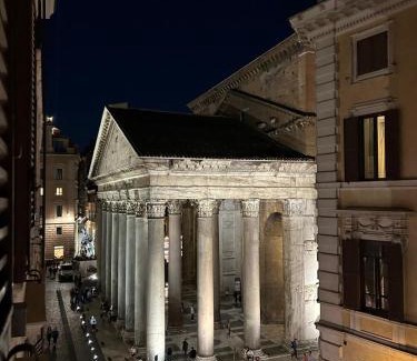 Rione VIII Sant'Eustachio Apartment | Stylish Pantheon House by Varental - 4 Star, Family Friendly