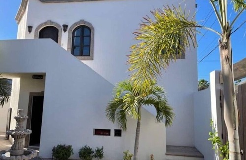 Loreto Apartment | Prime Central Momo's Casita: Guest Rated 9.8 & Ocean Views