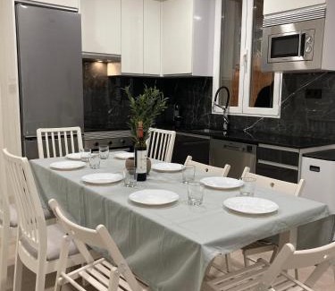 Logrono City Centre Apartment | Experience Mon Art: Child-Friendly with 10/10 Rating