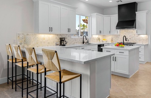 Araby Commons House | Mon Cheri Estate - Celebrity Home with Spa and Pool Access