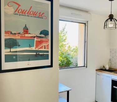 Pont des Demoiselles-Montaudran-La Terrasse Apartment | Cozy Toulouse Apartment with Pool & Excellent Reviews