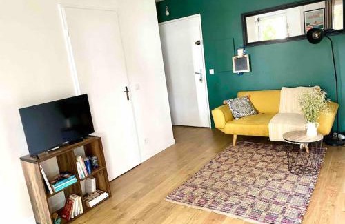 Pont des Demoiselles-Montaudran-La Terrasse Apartment | Cozy Toulouse Apartment with Pool & Excellent Reviews