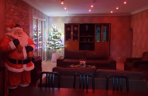 Sy House | Pet-Friendly Retreat at Mon Desir 1 with Breakfast Included