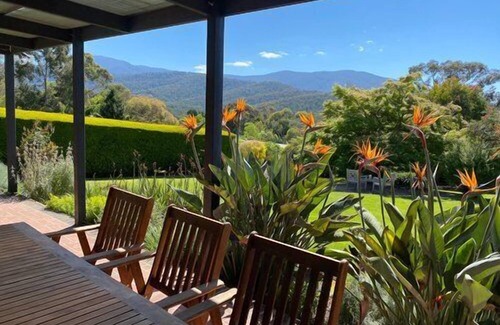 Chum Creek Apartment | Discover Mon Desir - Yarra Valley with Ocean Views & Breakfast