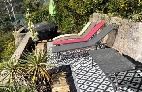 Carces Other | Serene Getaway: Mon havre avec vue sur le lac & Pool Access