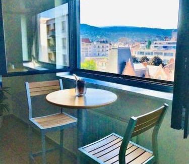 Blatin Apartment | Family-Friendly Getaway at Mon nuage de Jaude - 10/10 Rated