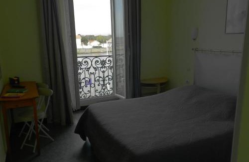 Le Grau-dʼAgde Hotel | Oceanfront Escape at Mon P'tit Hôtel - Rated 8.9/10