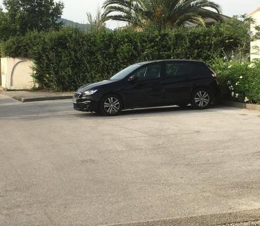 Sollies Pont Apartment | Discover Mon petit coin de paradis with Pool & Family Fun!