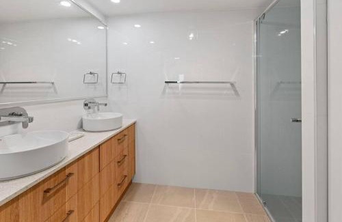 Redcliffe Apartment | Family-Friendly Retreat at Mon Plaisir 5 Awaits You