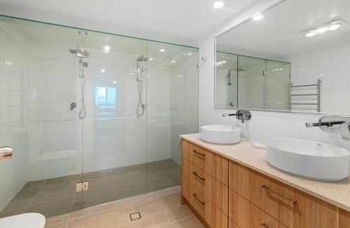 Redcliffe Apartment | Family-Friendly Retreat at Mon Plaisir 5 Awaits You