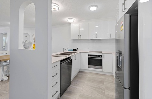 Redcliffe Apartment | Discover Mon Plaisar 5: Family-Friendly Getaway in Redcliffe