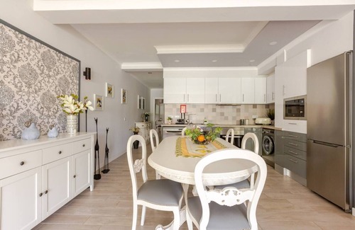 Silves House | Modern 3-Bedroom House with Private Pool Near the Beach