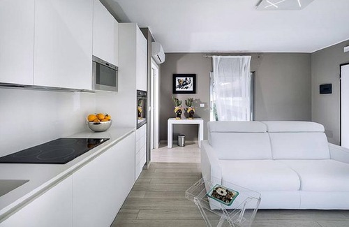 Taormina Apartment | Mon Repos Avenir Taor: Poolside Apartment in Taormina