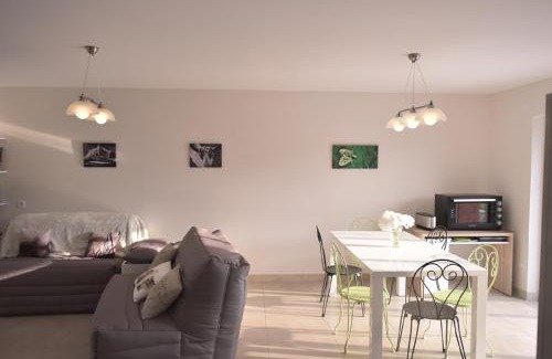 Challain-la-Potherie House | Idyllic Mon Savoureux Jardin: 10/10 Guest Rated Retreat