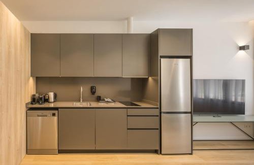 Aiora Apartment | Family-Friendly Stay at Mon Suites Jardín de Ayora