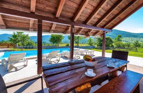 Rudopolje Bruvanjsko House | Discover MONA: 4-Star Oceanfront Escape with Pool