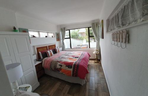 Kleinmond Apartment | Pet-Friendly Escape at Mona's Risibiki - Rated 10/10!