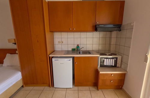 Frangokastellon House | Oceanfront Monachus Monachus Apartments with Pool & Breakfast