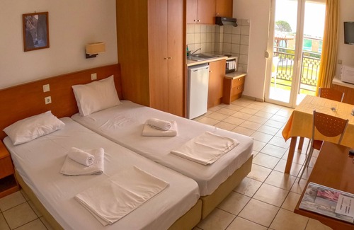 Frangokastellon House | Oceanfront Monachus Monachus Apartments with Pool & Breakfast