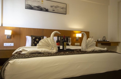 Rajgurunagar Hotel | Budget-Friendly Stay at Monarch Express with Family Amenities