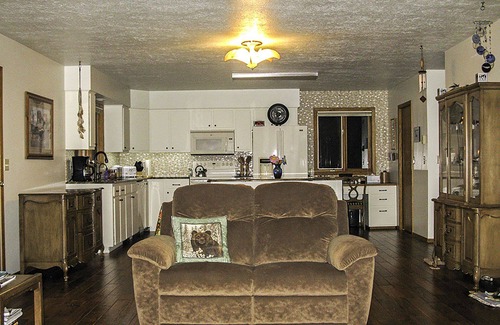 Emigrant House | Guest Rated: Monarch Garden Inn Penthouse with Mountain Views
