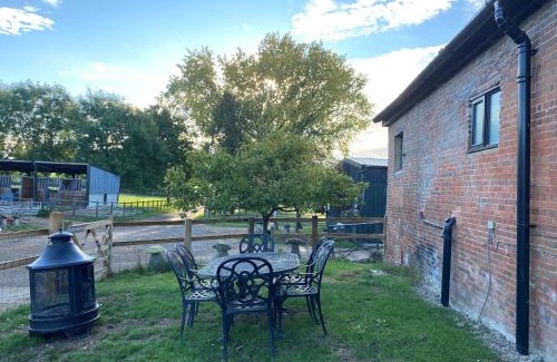 Michelmersh House | Experience Monarchs View Farmstay: Family-Friendly Retreat