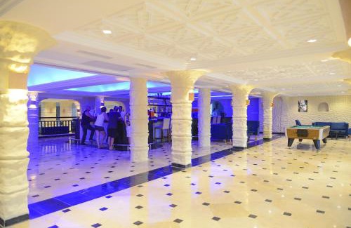Djerba Midun Hotel | Relax at Monarque Dar Jerba Narjess with Private Beach Access