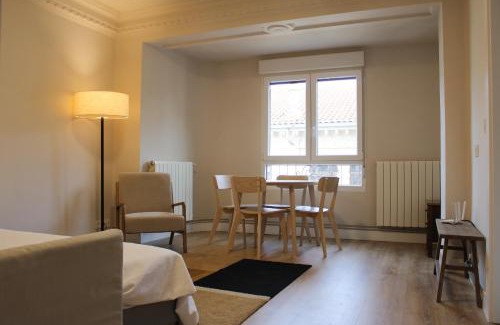 Burgos Apartment | Inviting Monasterio Centro Histórico: Pet & Child Friendly Stay