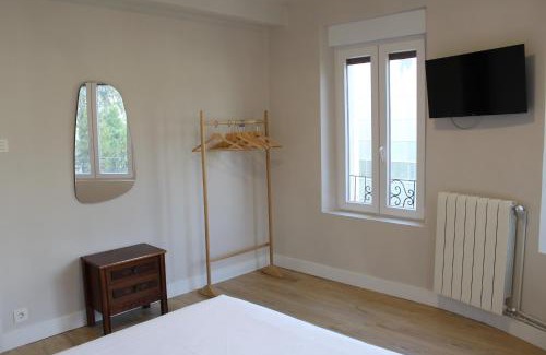 Burgos Apartment | Inviting Monasterio Centro Histórico: Pet & Child Friendly Stay