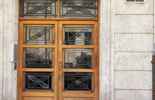 Burgos Apartment | Inviting Monasterio Centro Histórico: Pet & Child Friendly Stay