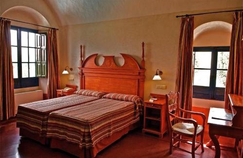 Palma del Rio Hotel | Unforgettable Stay at Monasterio de San Francisco - 4 Stars