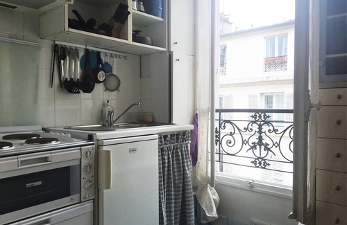 17th Arrondissement Apartment | Top-Rated Monceau Hotel with Breakfast & Kitchen Amenities