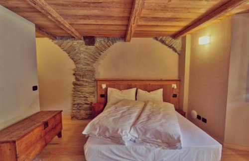 Cillian Bed & Breakfast | Family-Friendly Moncervin with Pool & 9.5/10 Guest Rating