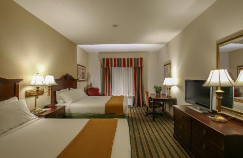 Moncks Corner Hotel | Discover Moncks Corner Inn: Family-Friendly with Pool Access