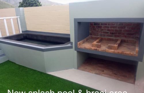 Kleinmond House | Discover Mond Kleine Guest House with Ocean Views & More