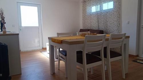 Penacova House | Budget-Friendly Mondalva Apartamentos: Pet Friendly & Accessible